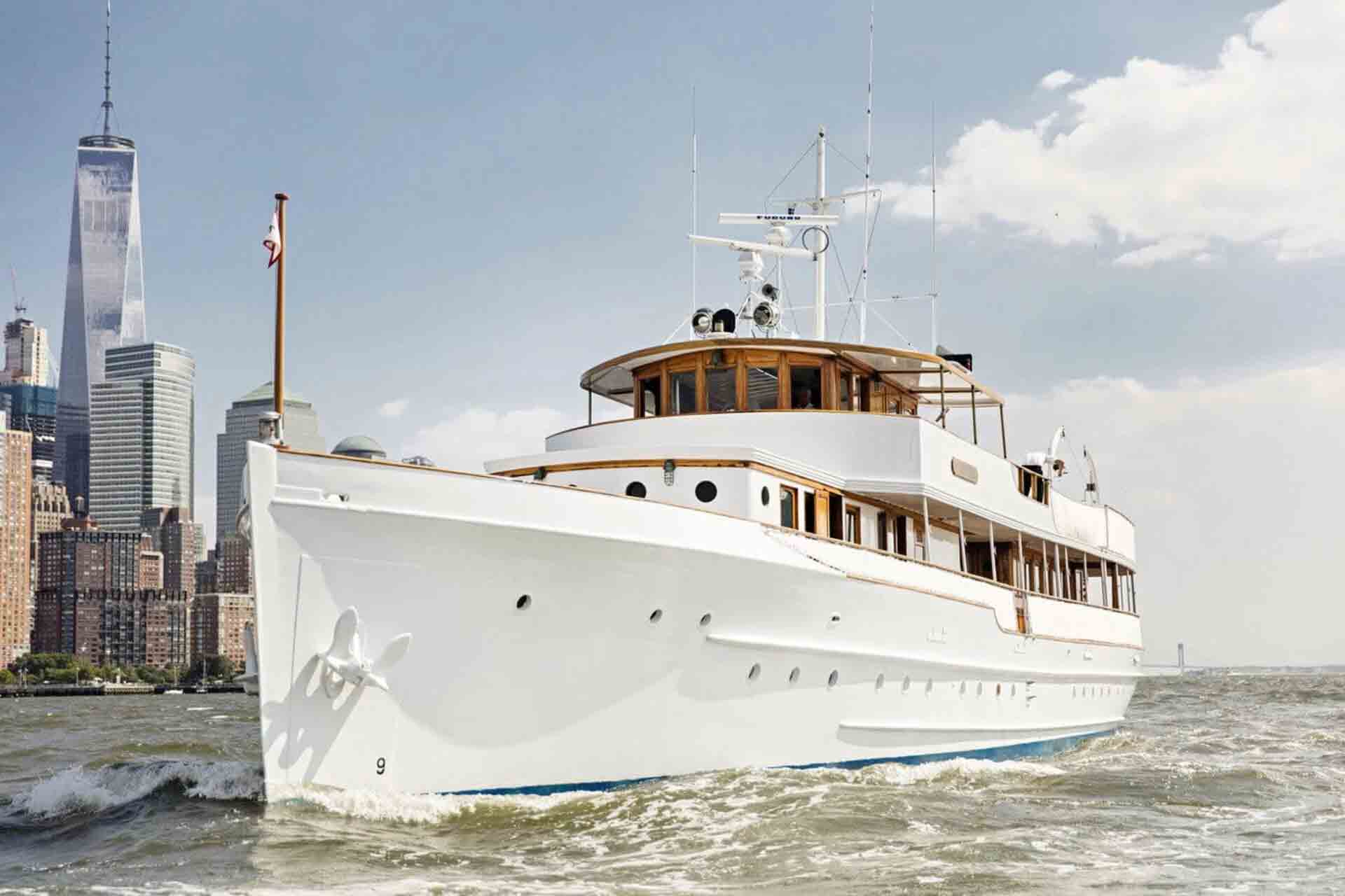 122 Hamptons Event Yacht Hamptons Party Boat