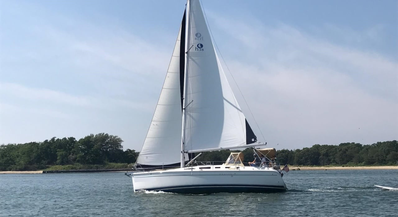 36 ft hunter sailboat