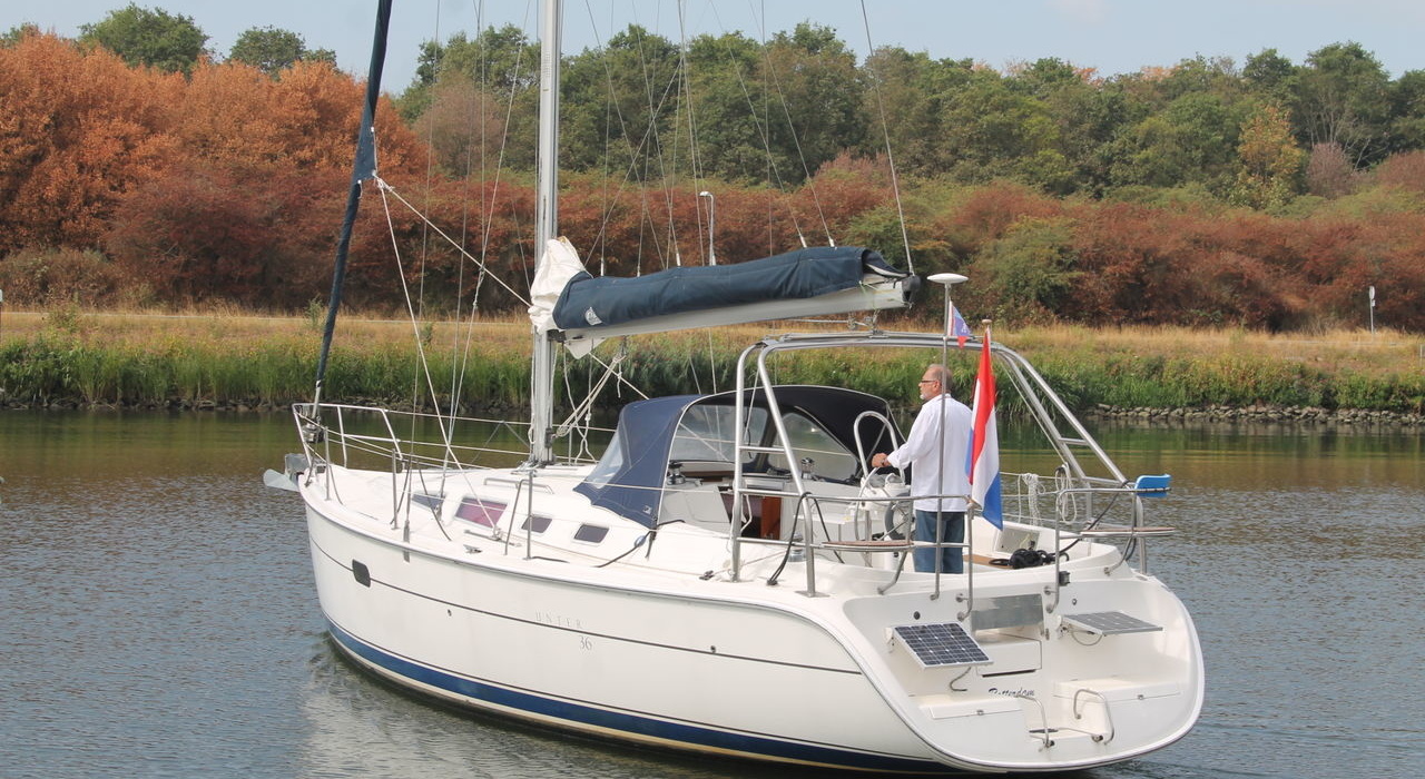 36 ft hunter sailboat for sale
