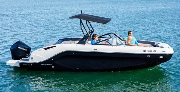 Hamptons Bachelorette Party Boat 22' Bayliner
